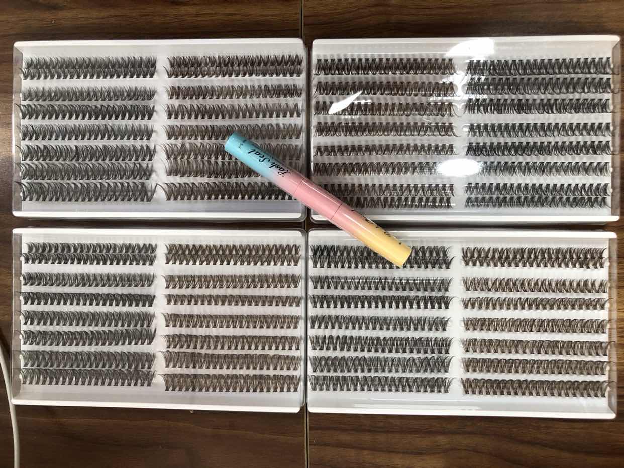 4 packs of lashes + 1 bond &amp; seal